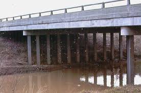 Flujo bajo un Dam -Dam con un Tablestaca